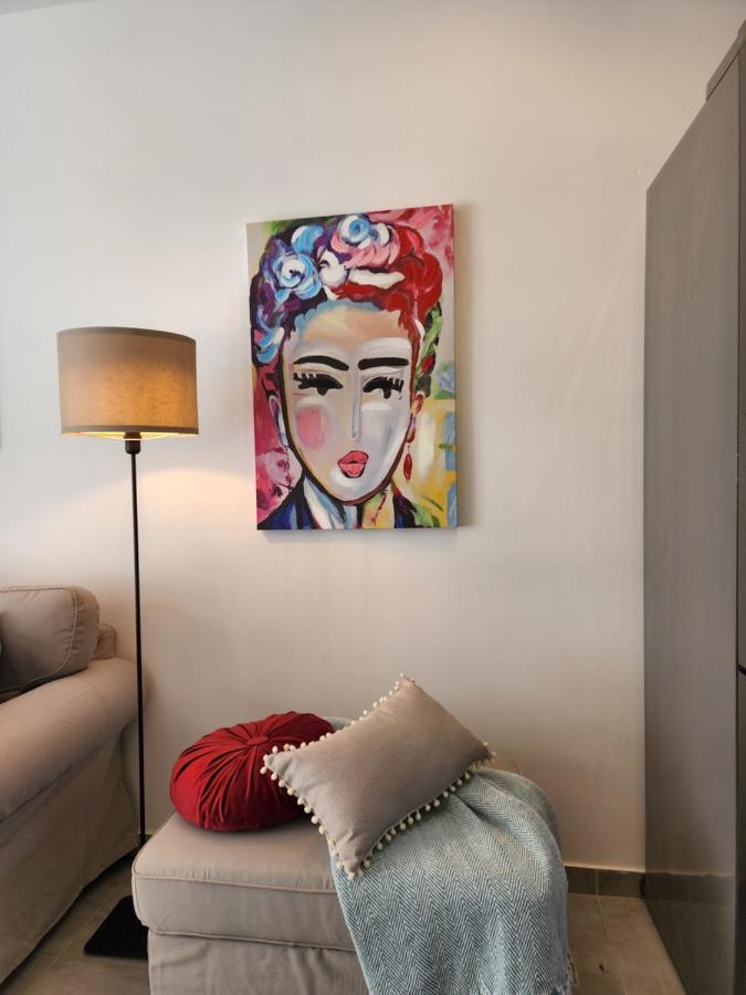 Frida'S Cozy Two Bedroom Apt Larnaca Exterior foto