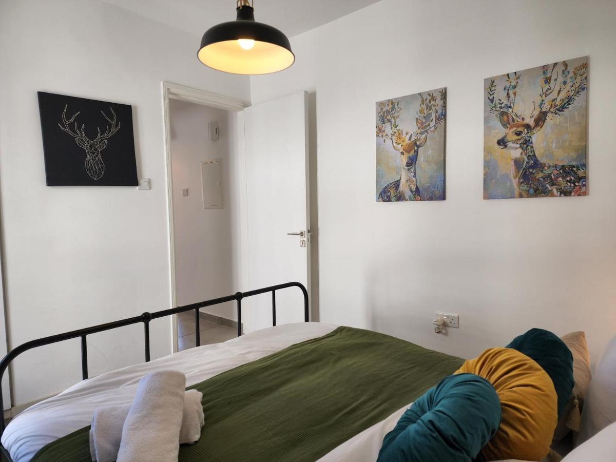 Frida'S Cozy Two Bedroom Apt Larnaca Exterior foto