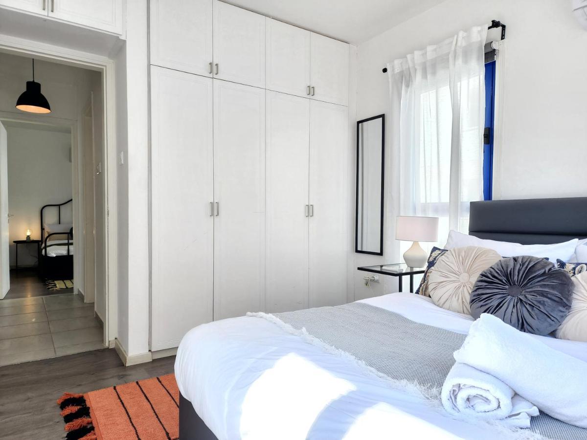 Frida'S Cozy Two Bedroom Apt Larnaca Exterior foto